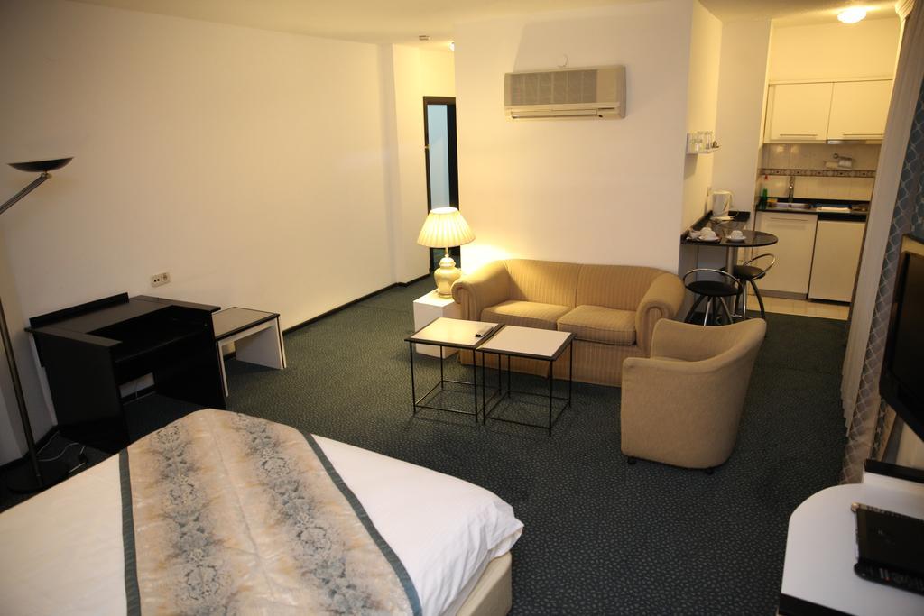 King Hotel Guvenlik Ankara Esterno foto